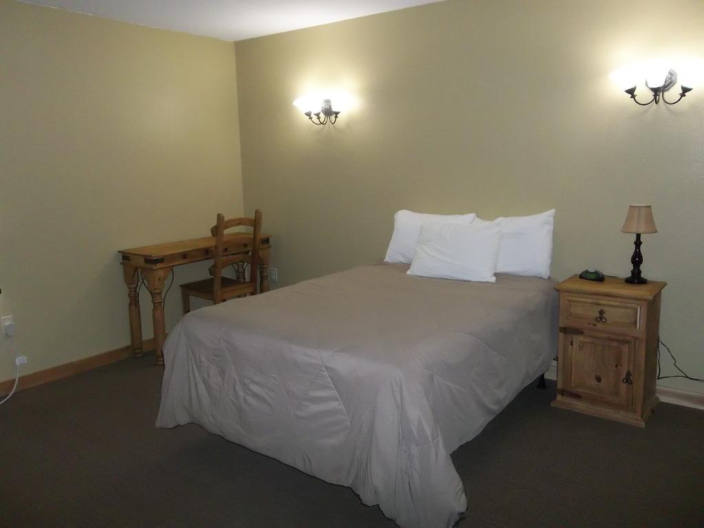 Knights Inn Pearsall Chambre photo