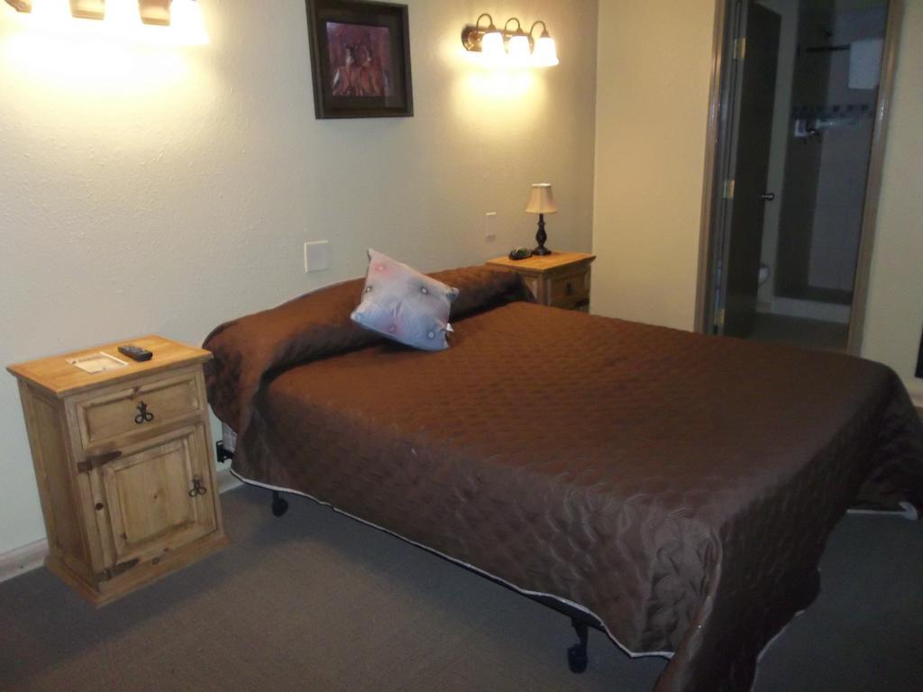Knights Inn Pearsall Chambre photo