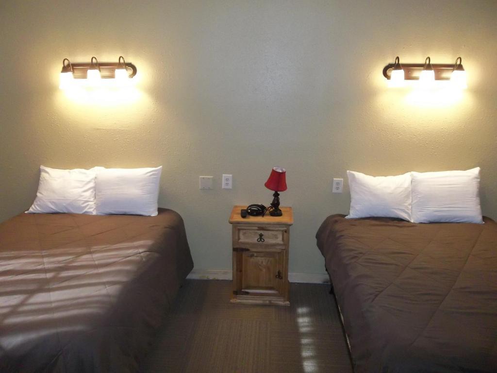 Knights Inn Pearsall Extérieur photo